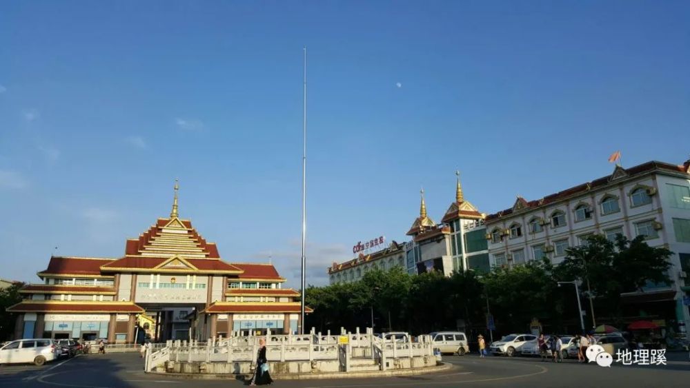 云南瑞丽市属于什么市?解析瑞丽的行政归属与地理文化特色 云南瑞丽市属于什么市?解析瑞丽的行政归属与地理文化特色
