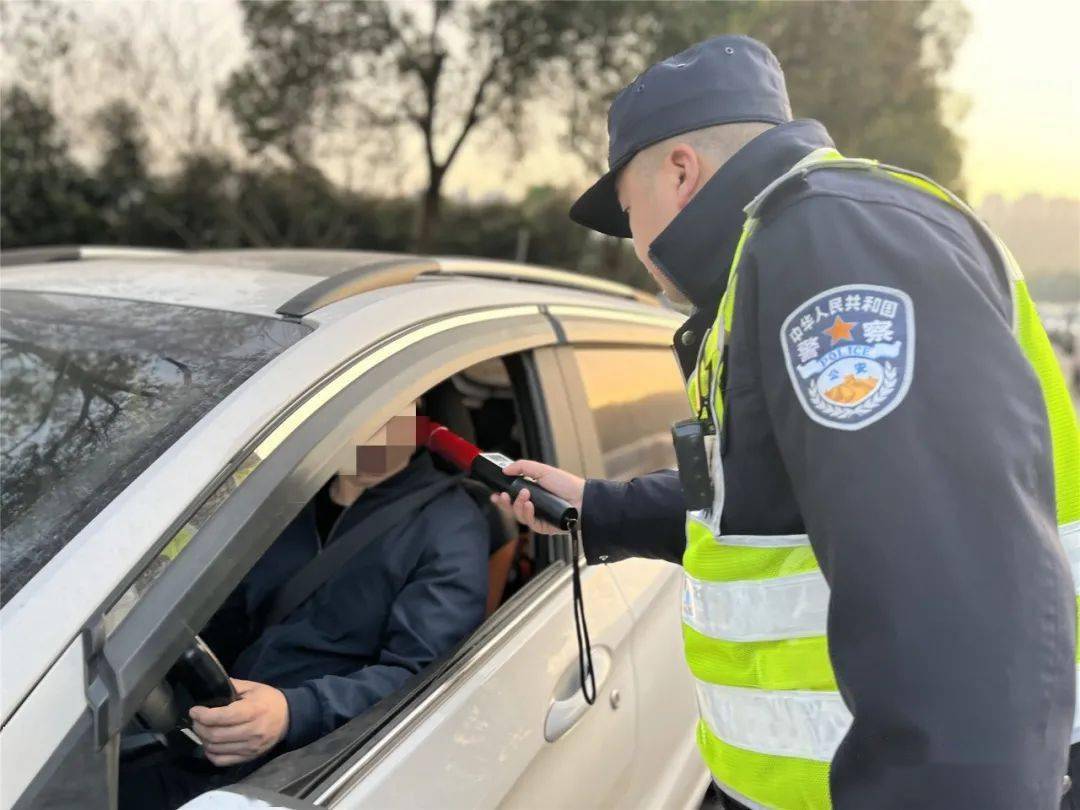 指尖上的便捷与敬畏,长沙交警网违章查询系统的时代意义 指尖上的便捷与敬畏,长沙交警网违章查询系统的时代意义