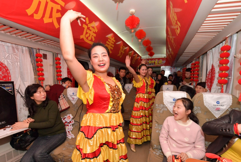 今年春节返乡,一场迟来的奔赴与变奏的团圆 今年春节返乡,一场迟来的奔赴与变奏的团圆