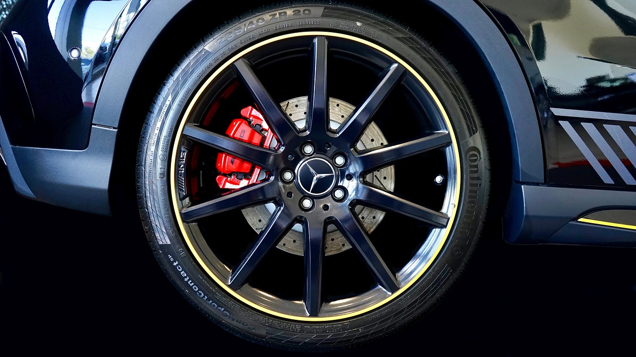 奔驰G63 AMG,钢铁猛兽与奢华堡垒的完美融合 奔驰G63 AMG,钢铁猛兽与奢华堡垒的完美融合