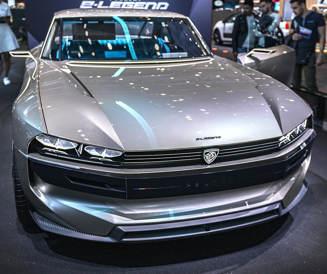 奔驰S600 V12油耗,豪华与性能的代价 奔驰S600 V12油耗,豪华与性能的代价