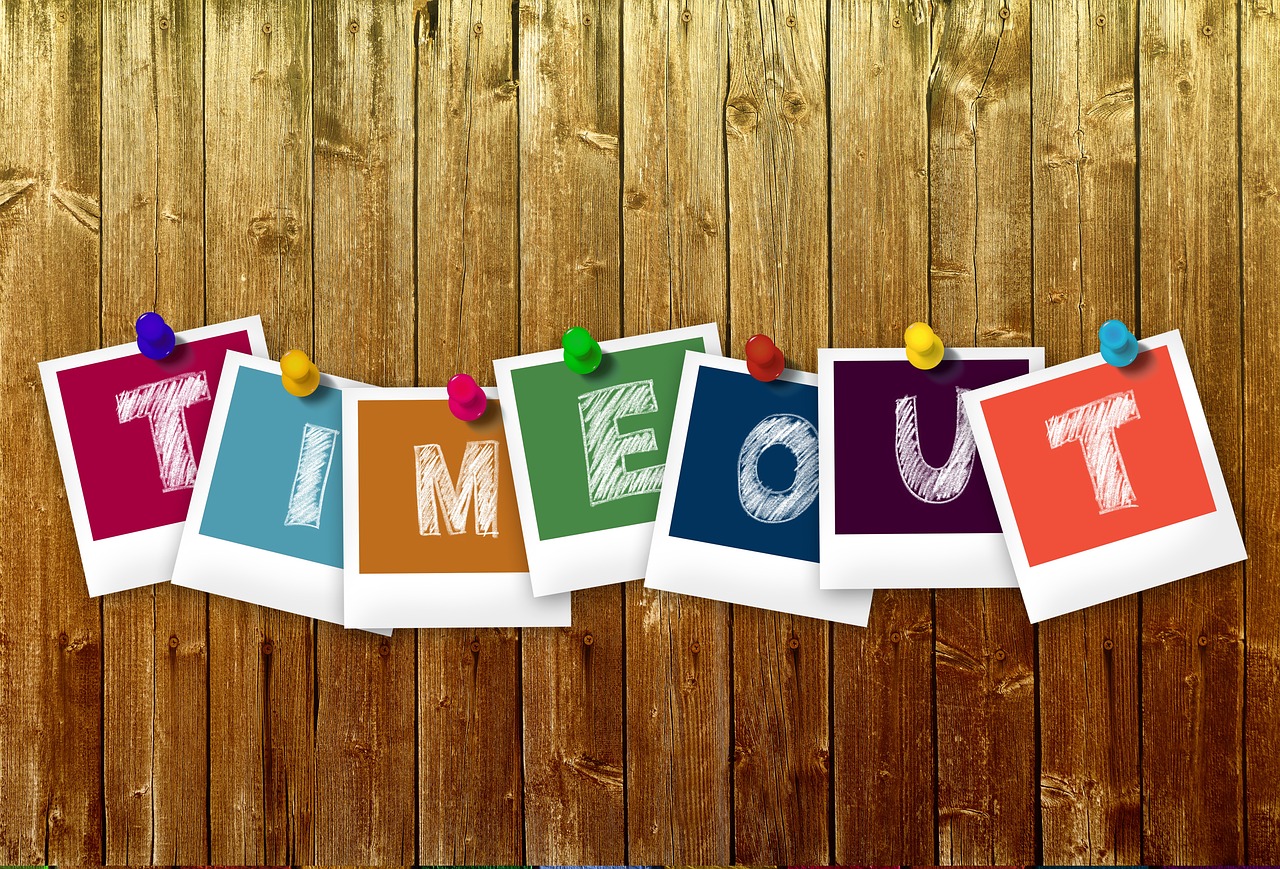 给大家讲解“微信开炸 金花群房卡上哪里充”详细房卡使用教程