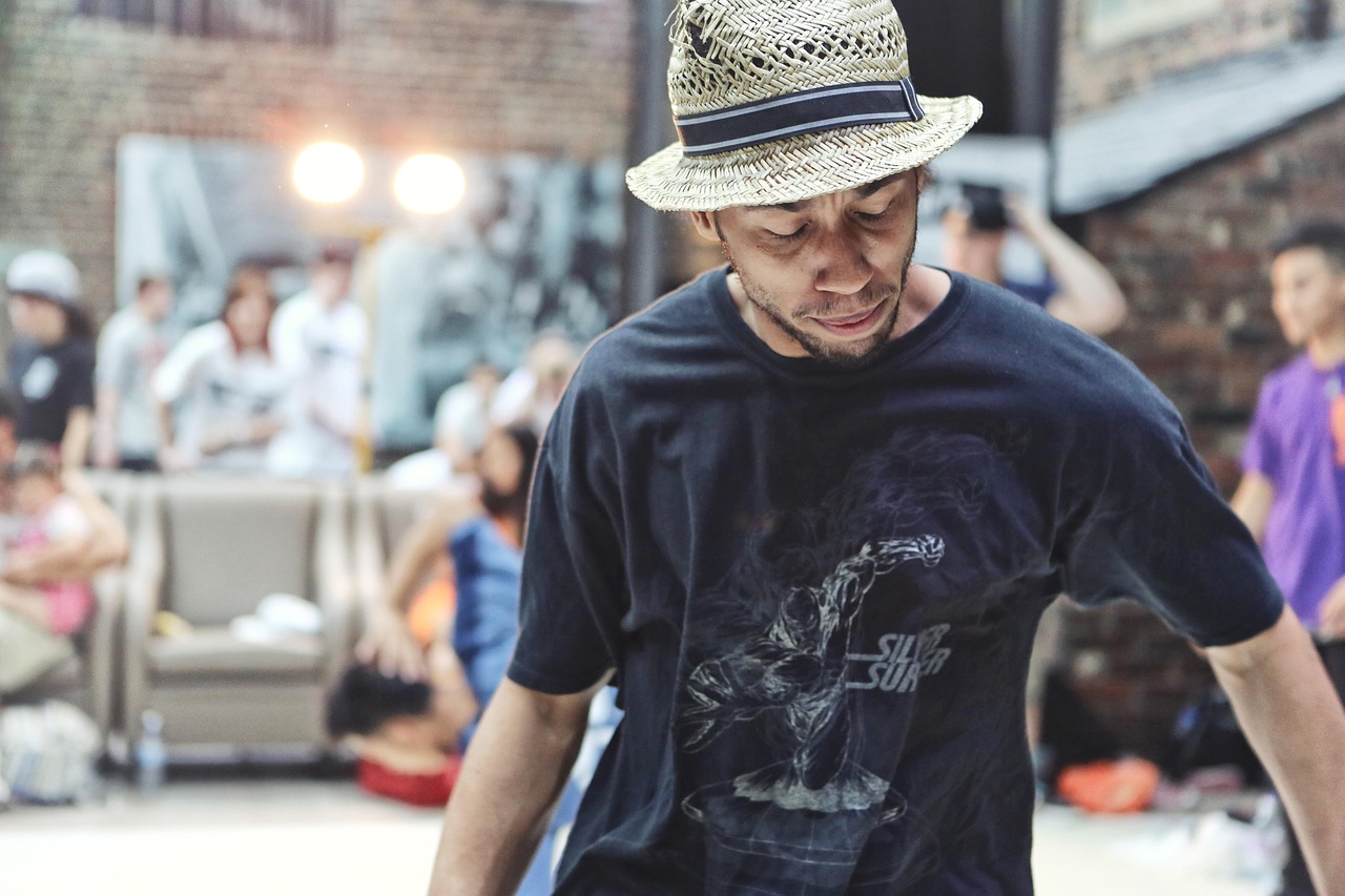 岁月鎏金中的沈阳剪影,探寻一位67岁老太太的肖像密码 岁月鎏金中的沈阳剪影,探寻一位67岁老太太的肖像密码