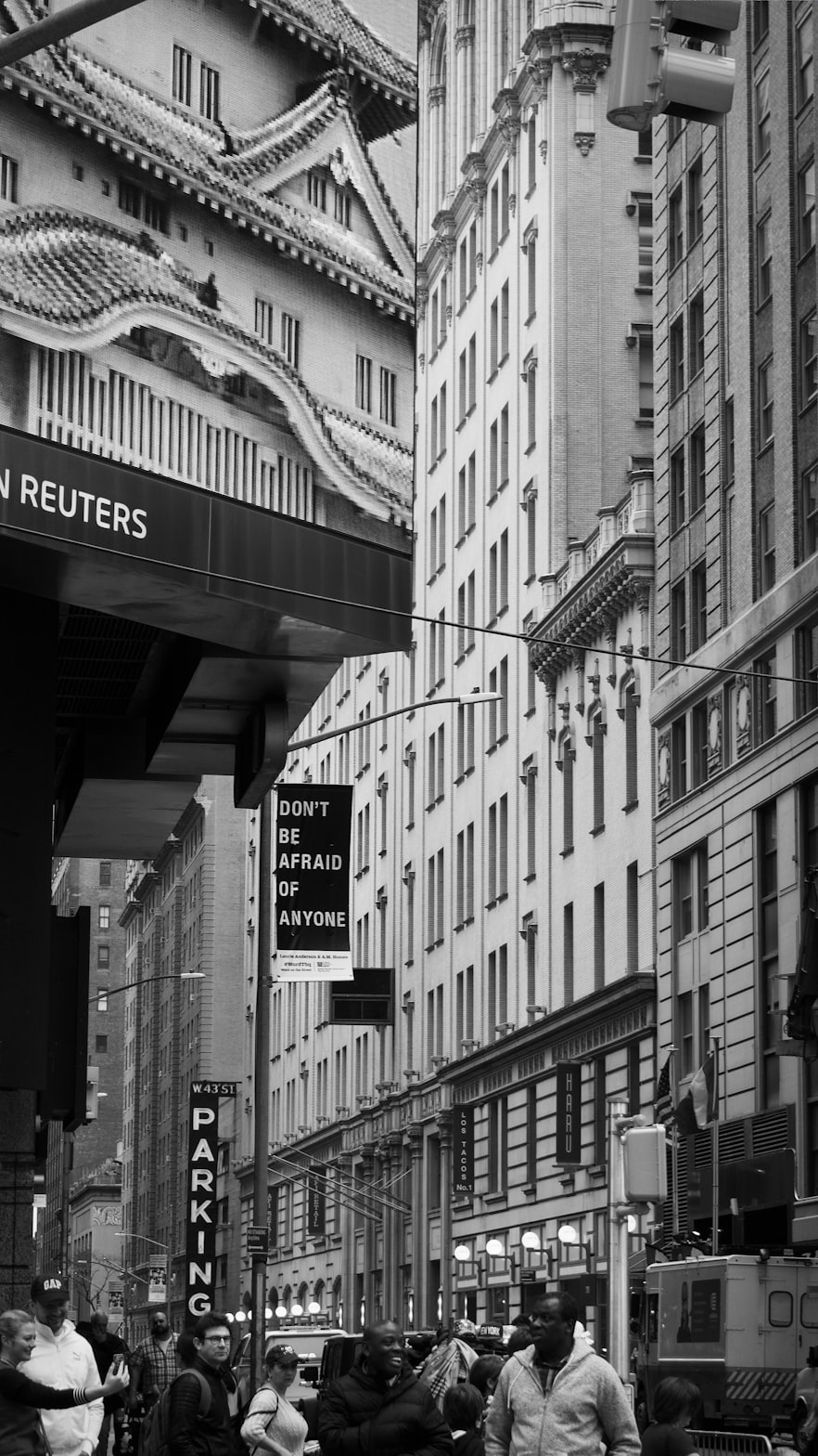 给大家讲解“微信群金花房卡哪里买”获取房卡教程-哔哩哔哩