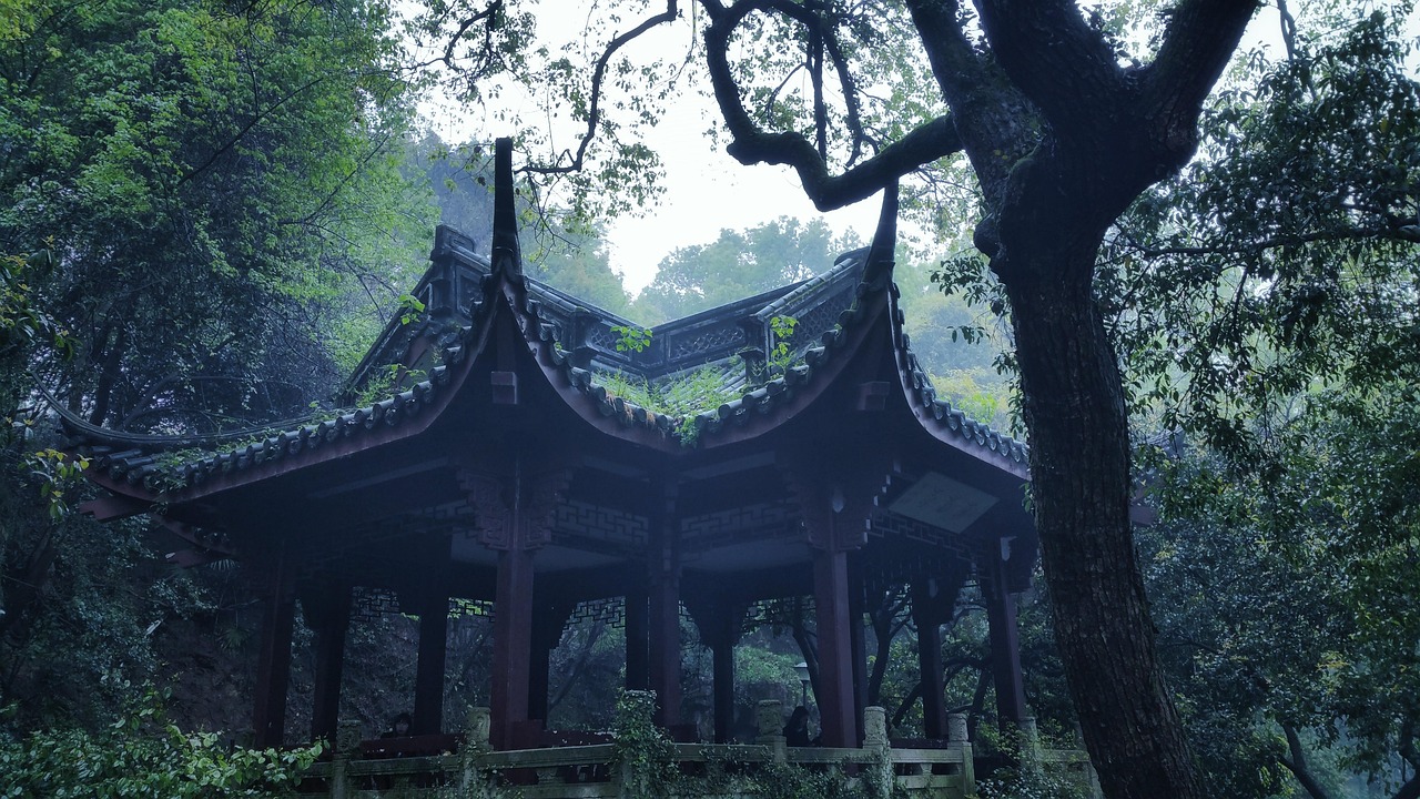 清明时节雨纷纷，祭祖踏青两相宜—详解清明节日期与假期安排